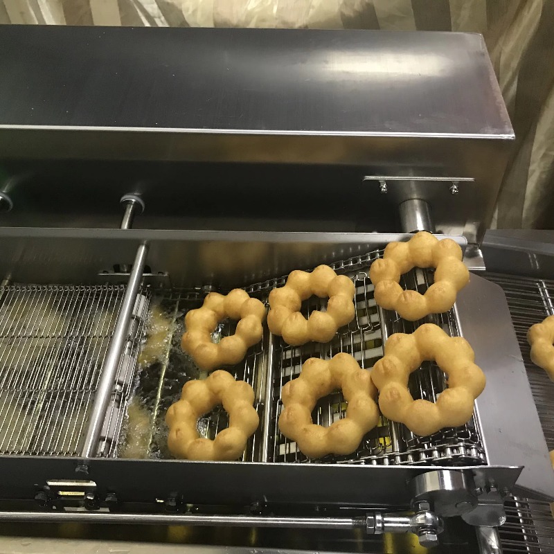 Mini friteuse à beignet commer - Donut Maker Mini avis et prix